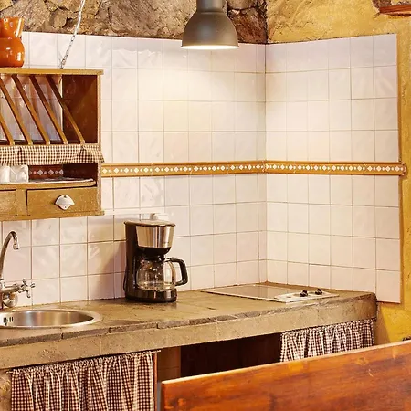 Alojamento de Turismo Selvagem Rural House Pepita Flores 2 Nights